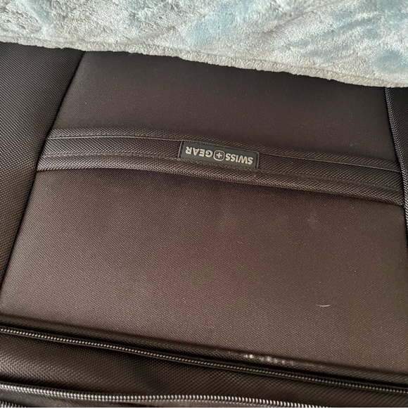 NWT SwissGear Black Travel Rolling Suitcase‎ check in luggage large - Picture 7 of 10